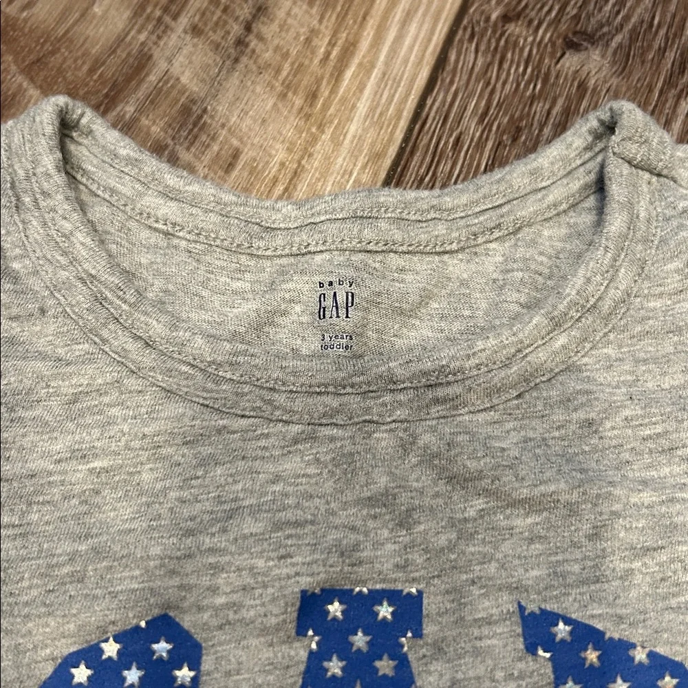 GAP Girls Gray Tee with Blue and Red Stars and Stripes 🇺🇸 Size 3